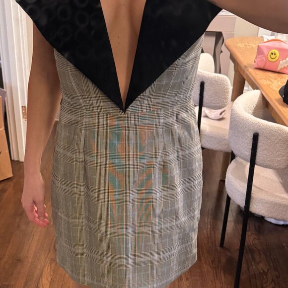 Atoir Sharp Edges Tan Black Long Sleeve V-neck Mini Dress S (6) - Picture 3 of 4